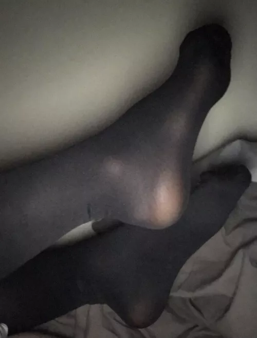 Id do anything if someone gave me gold 🖤🧡