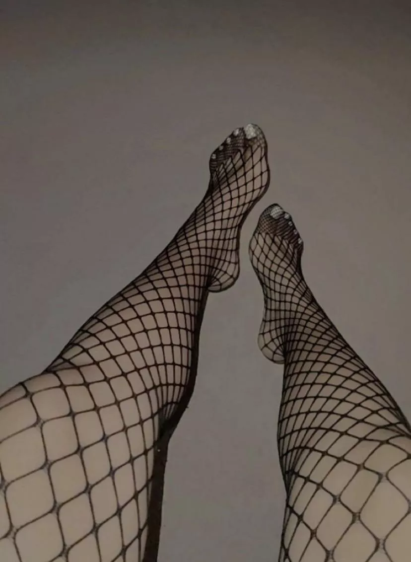 I’d love for you to suck my pretty toes💕(19)