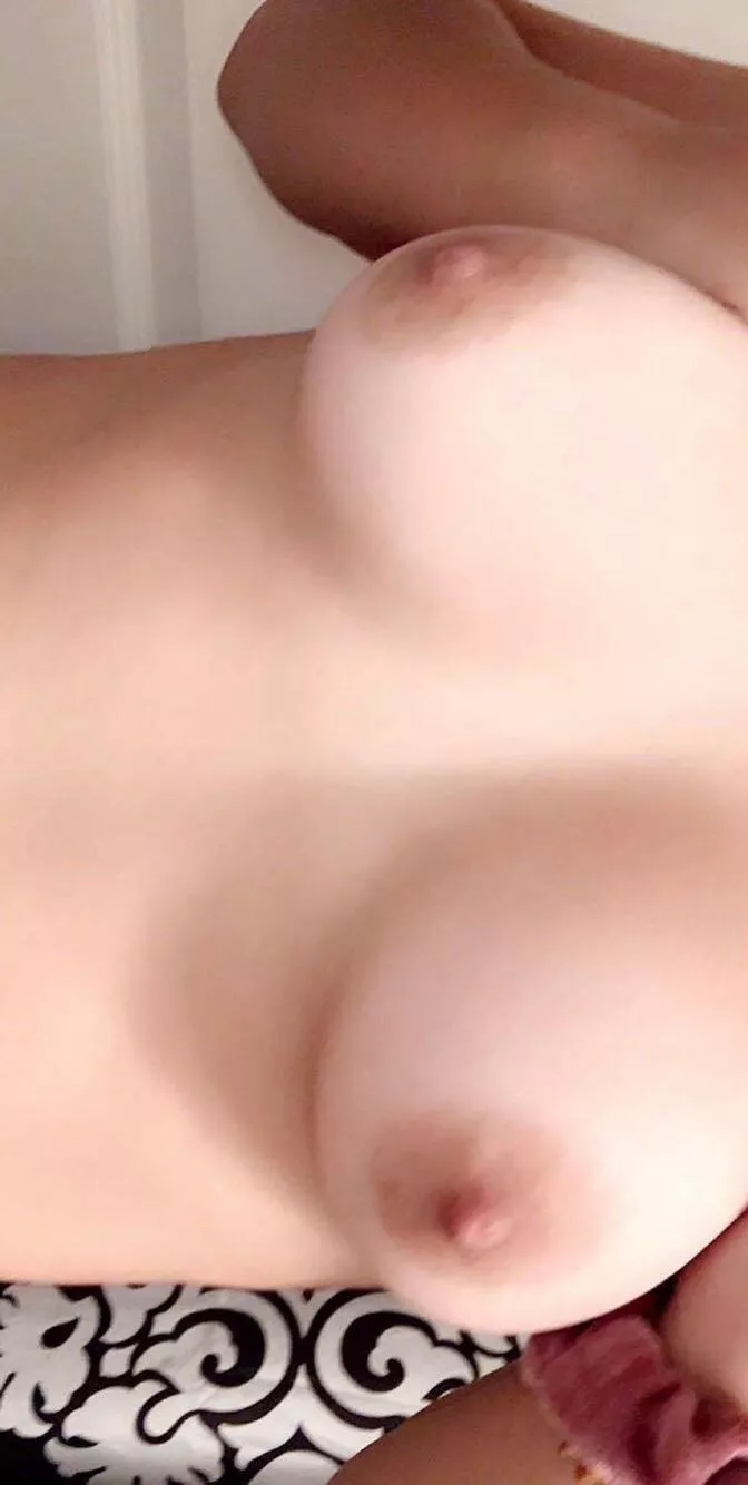 I’d love to have someone cum between my tittys