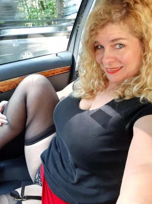 I'd love to have you drive me or do you want me to take you for a ride🔥🔥💋👠😋💄🚘