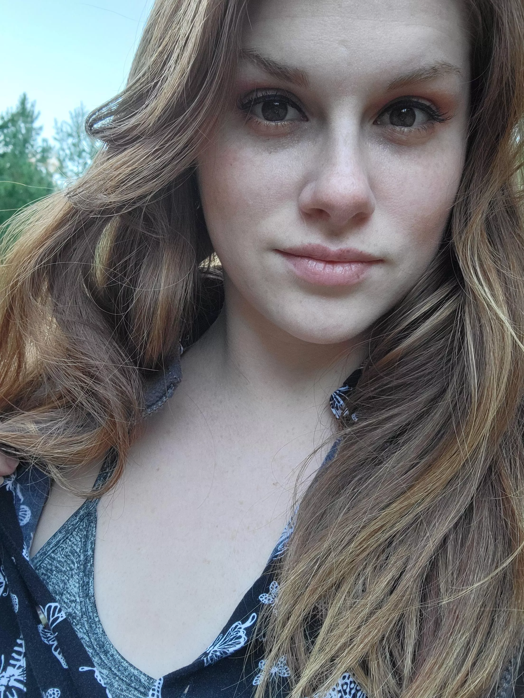 I'd love to show you all my freckles as the sun goes down 😜