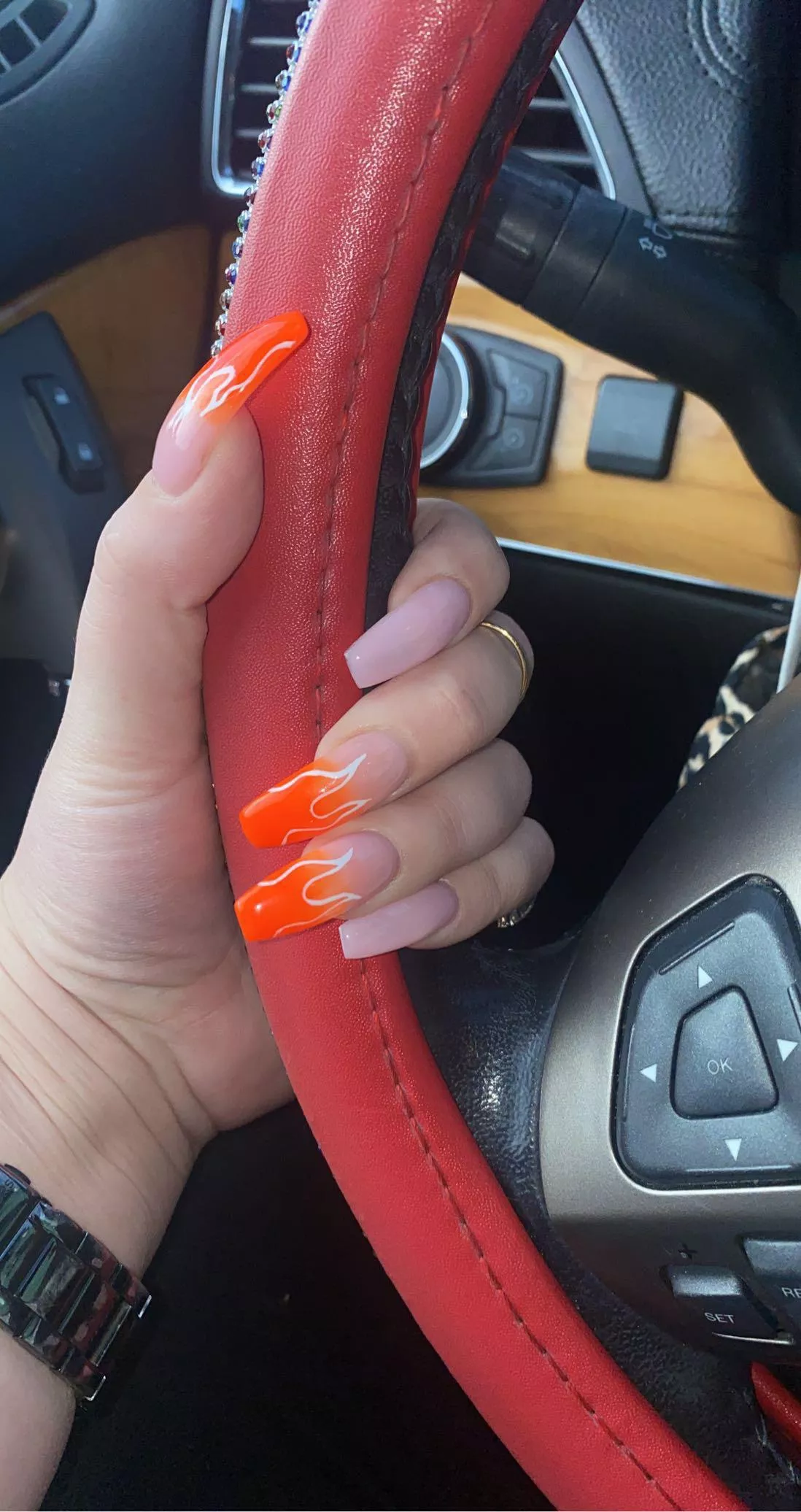 i’d rather have a fat cock in my hand instead 👅🤤