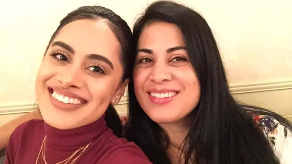 Idalis and Marisol 🇲🇽. 6 Mexican holes to choose from. Who do you want?