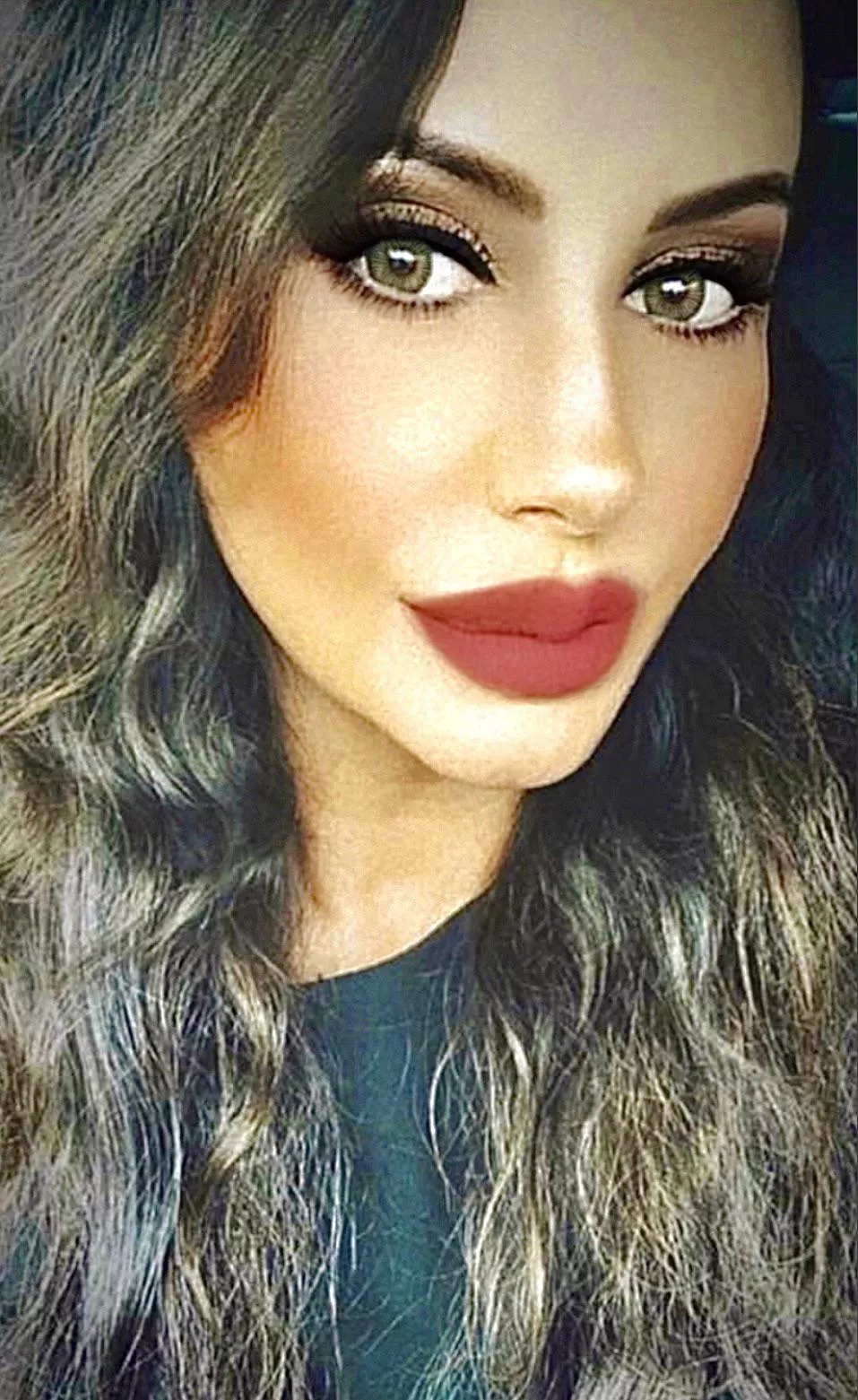 If anyone can cum on my friends arab mom dm me.