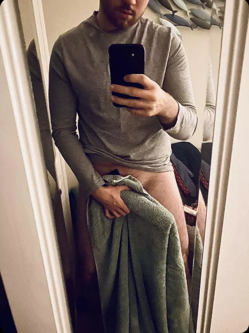If I let the towel go do you think it would stay up?? Hit me up to see 😜😘 If I let the towel go do you think it would stay up?? Hit me up to see 😜😘