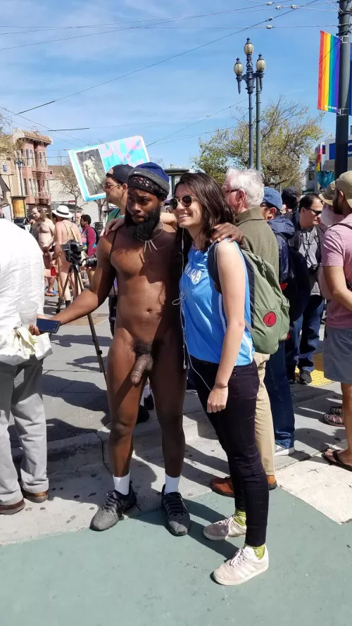 If i see a dick that big i would strip right there and take it inside