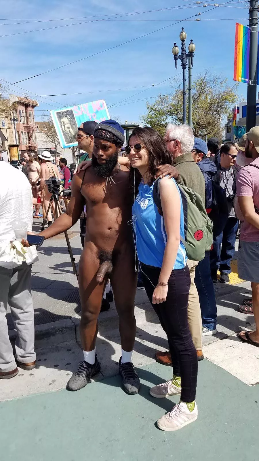 If i see a dick that big i would strip right there and take it inside