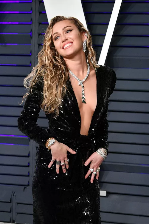 If some lucky bud has a good scenario, I'll roleplay Miley for you