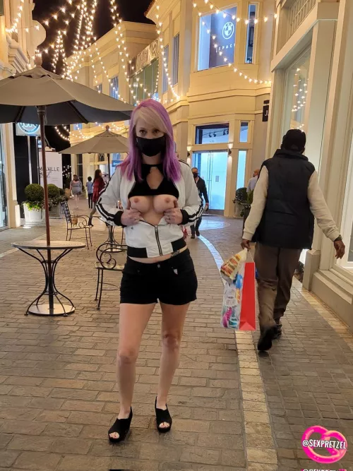 If we go shopping I make it worth your while