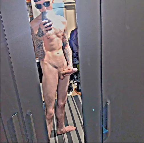 If you like fit men with abs tatts and big dicks look no further 😌🏋️‍♀️