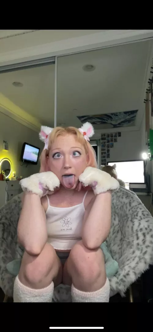 if you like what you see, support me and follow my twitch!