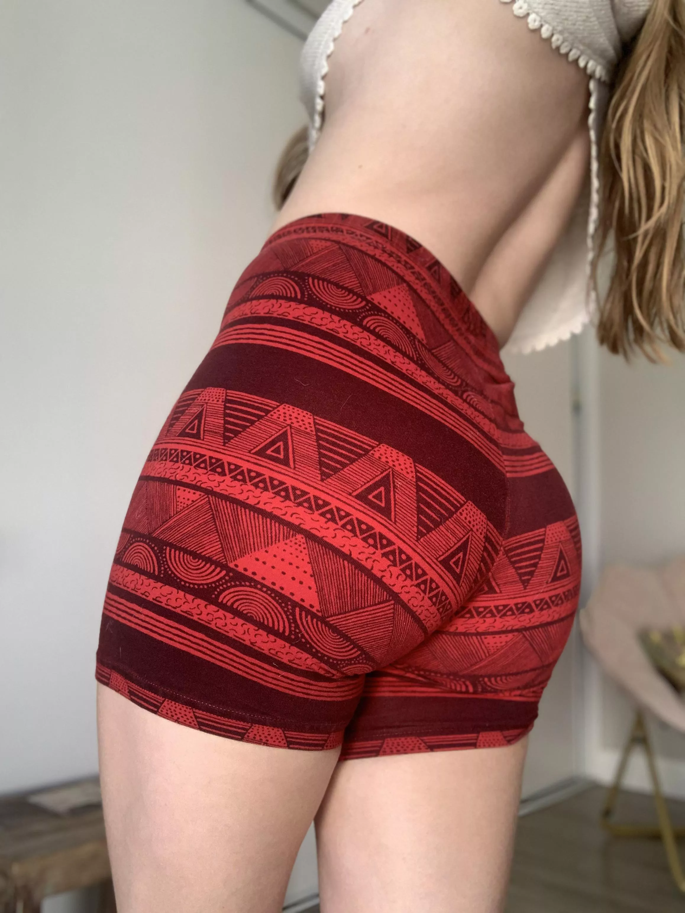 If you saw me at the gym, would you be tempted to take a bite? 🍎