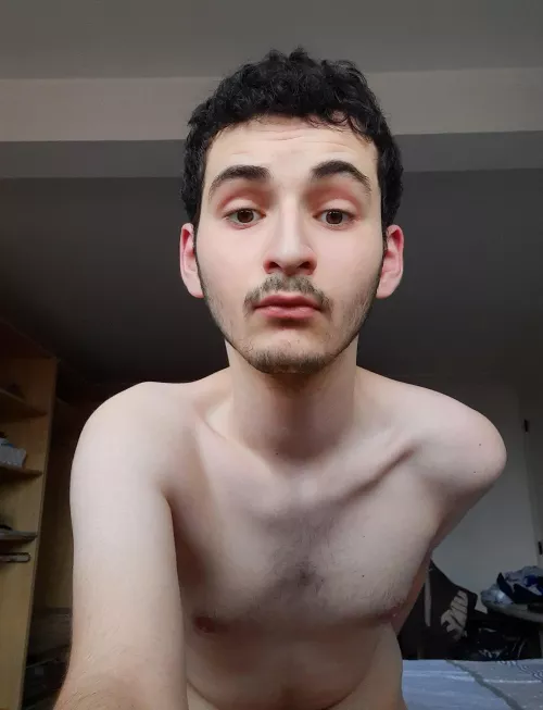 β¬οΈ if you want my dick in your mouth