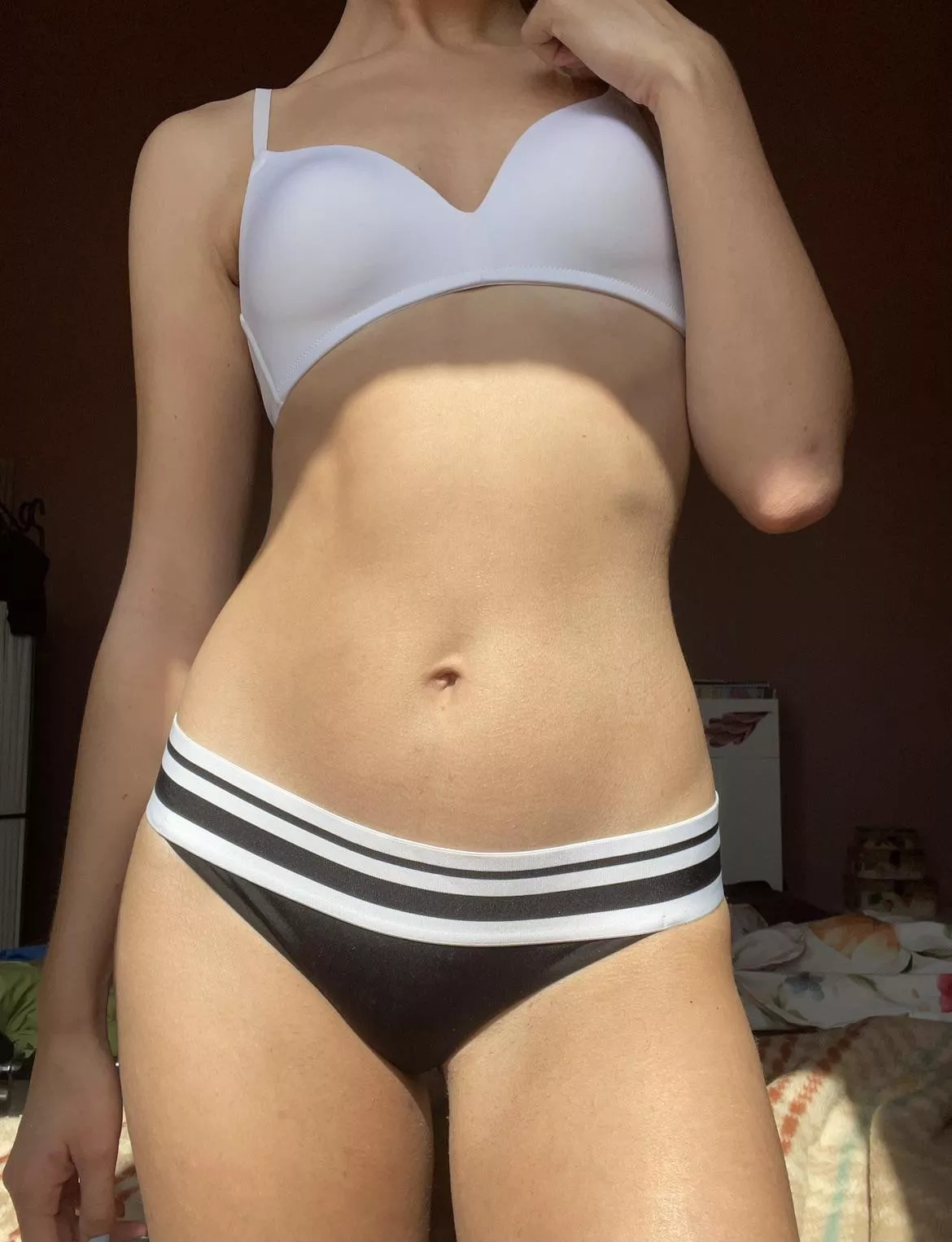 If you want to see me naked, check the link in the comments 😋