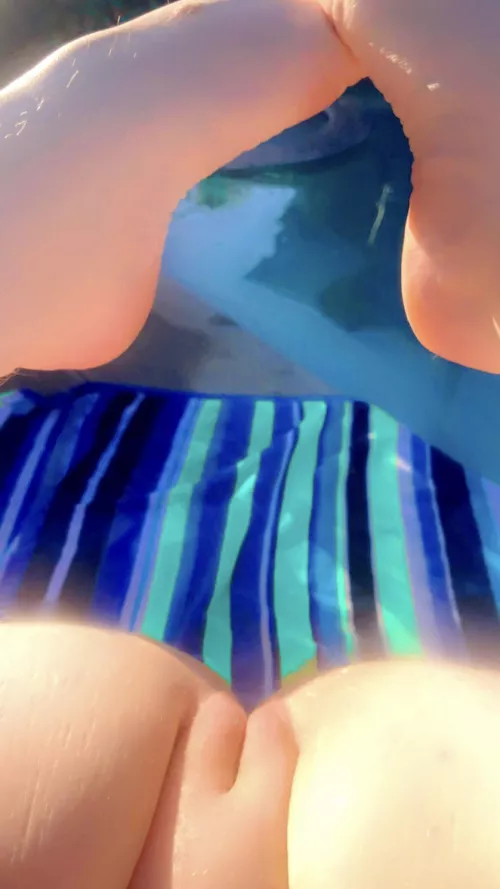 If you were my neighbor, would you peek?