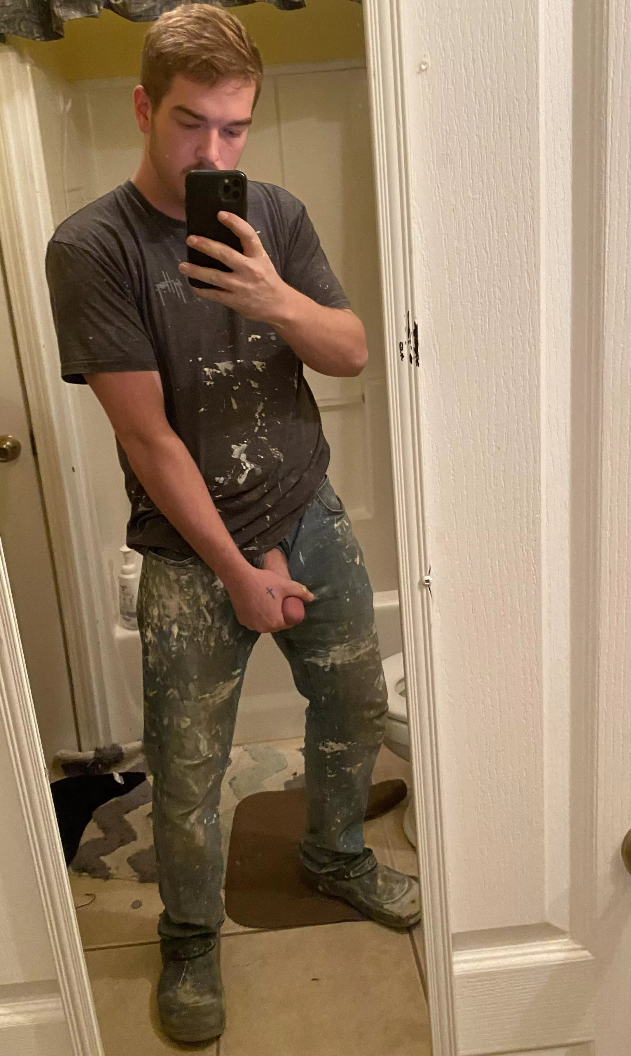 If you were the homeowner would you be mad if I was using your mirror like this?