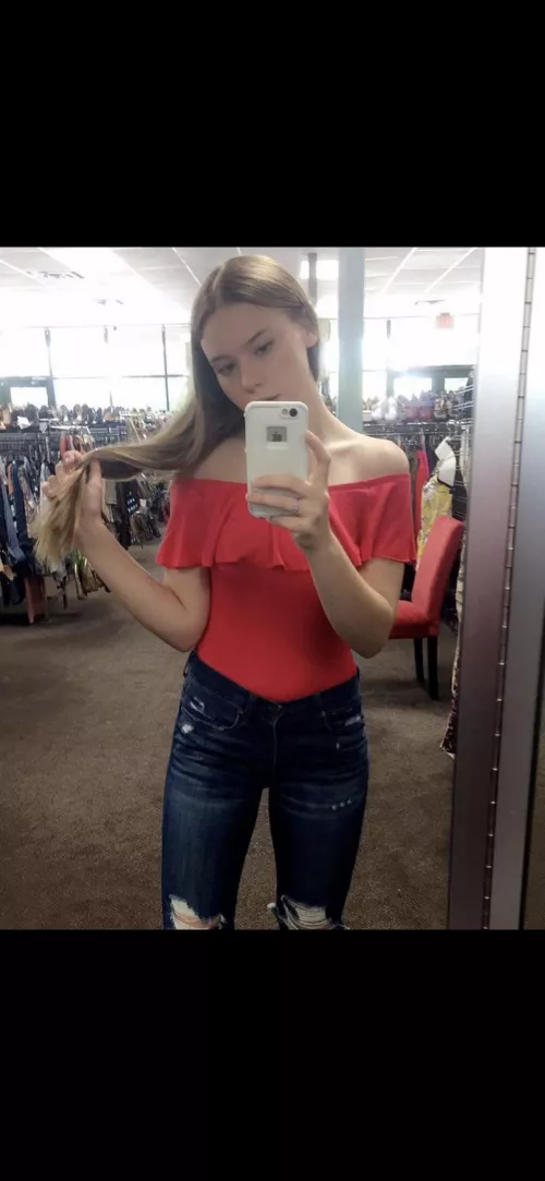 If youโre bigger than my boyfriend Iโll give you a surprise ๐๐ send pics pls ๐ค