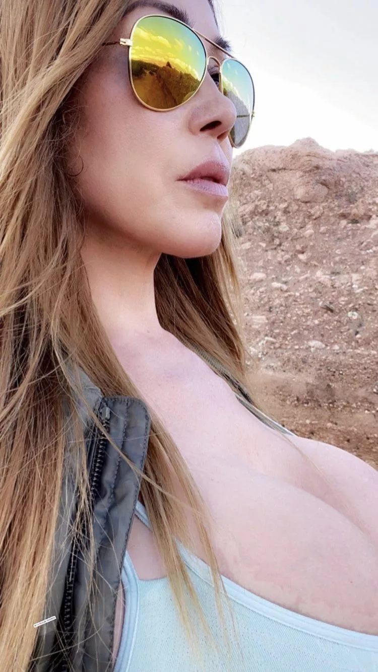 IG - Let’s go hiking (you think her Onlyfans is worth it?)