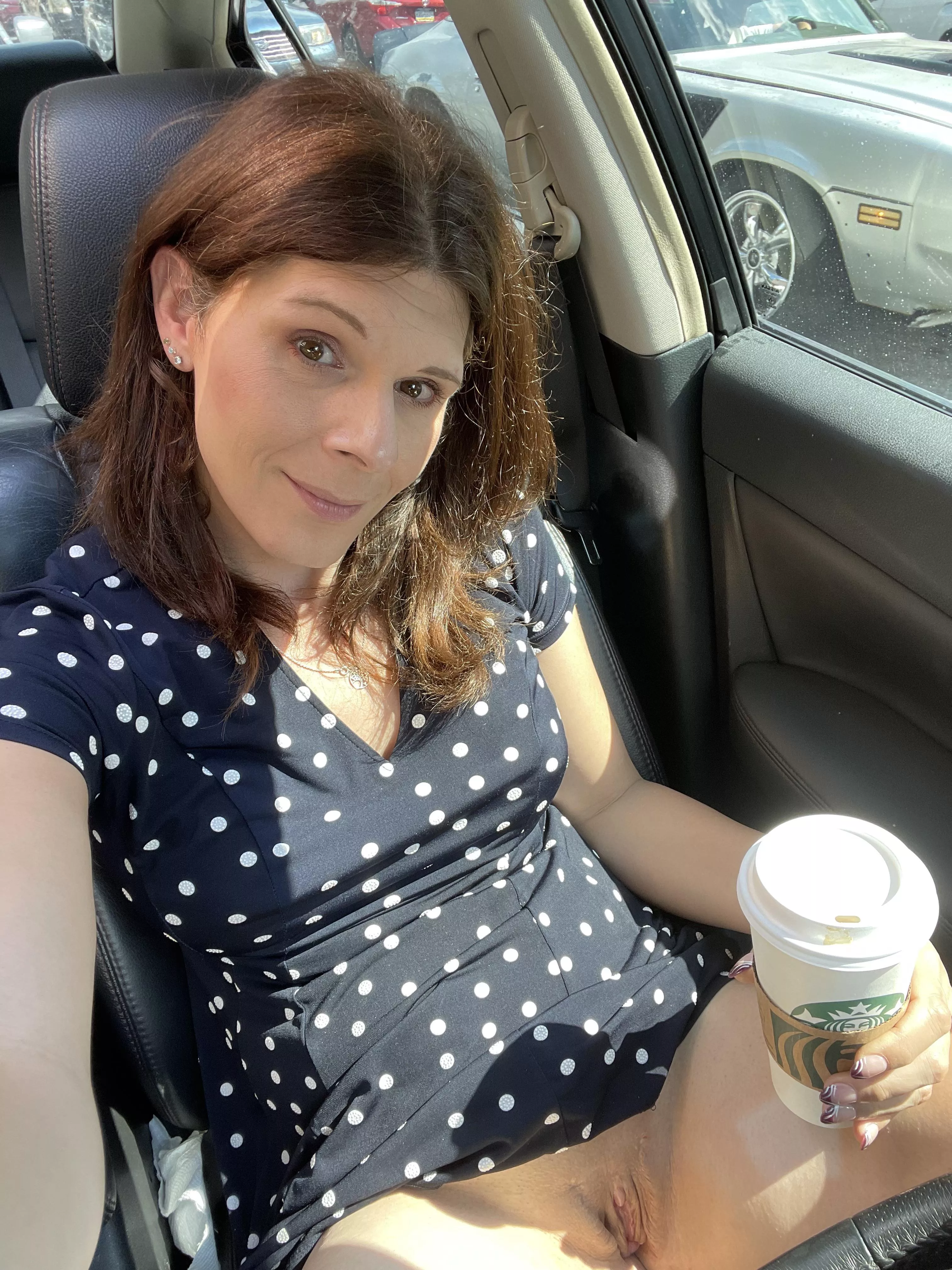 I’ll enjoy my yummy drink…while you just enjoy me (39F) I’ll enjoy my yummy drink…while you just enjoy me (39F)