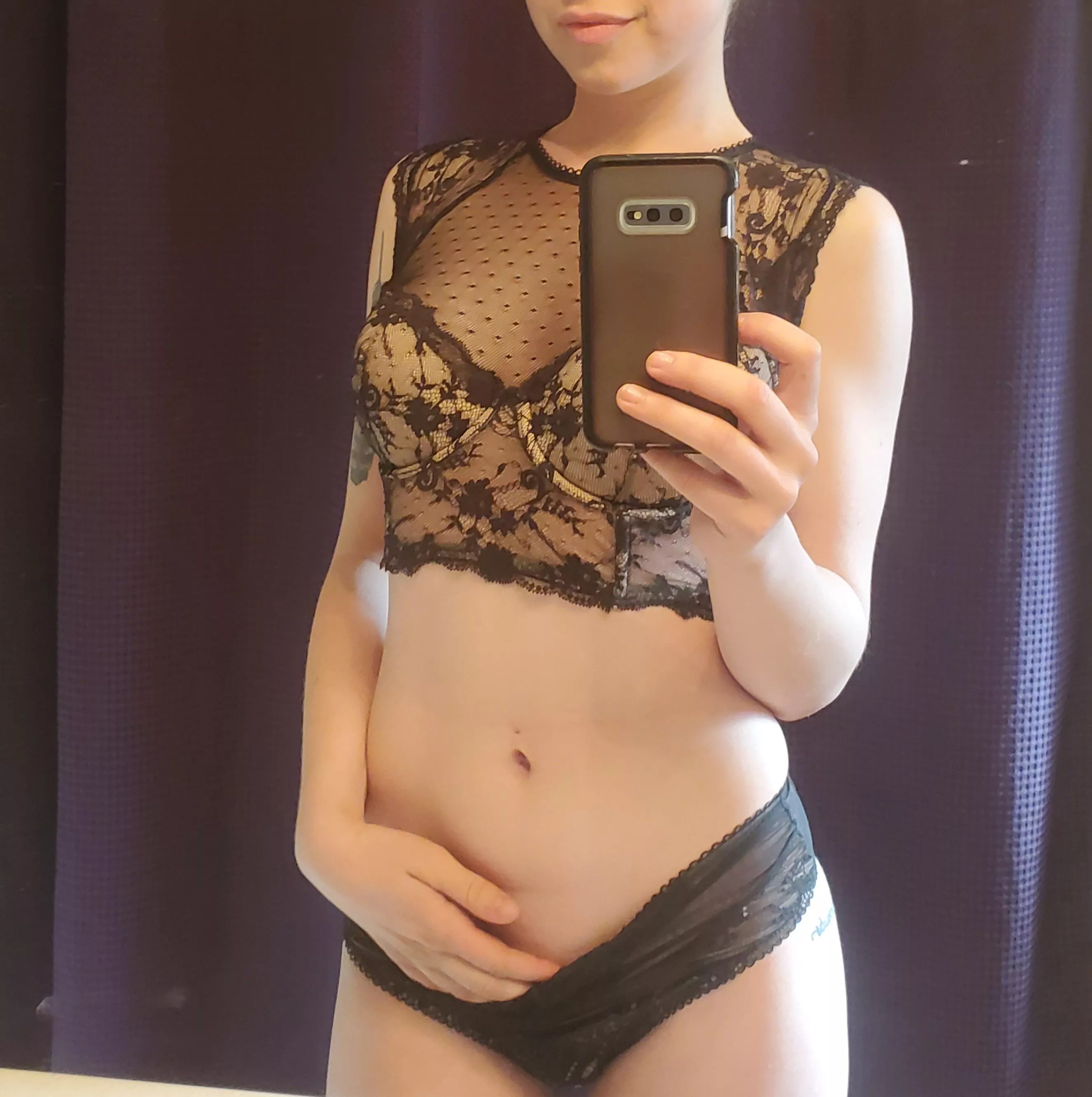 I'll send a topless tease to anyone who comments π I'll send a topless tease to anyone who comments π