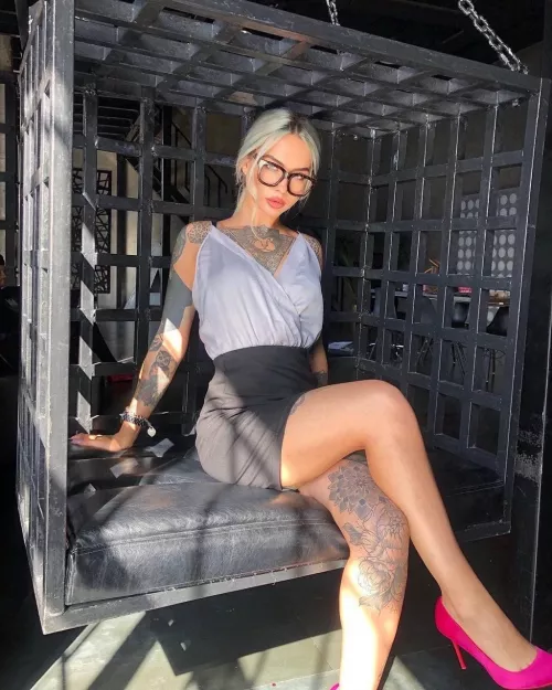 I’ll suck you off if you eat me out… deal?