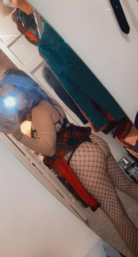 Iβm 4β8 π₯Ί Is my booty big for a petite girl?