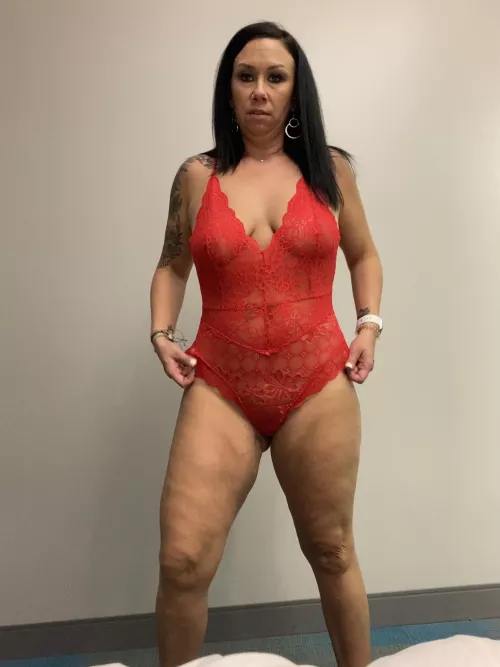 I’m a 40yo mom who’s dying to show you what a freak I can be behind closed doors. What are you waiting for? Just $5 for unlimited access 😉😈