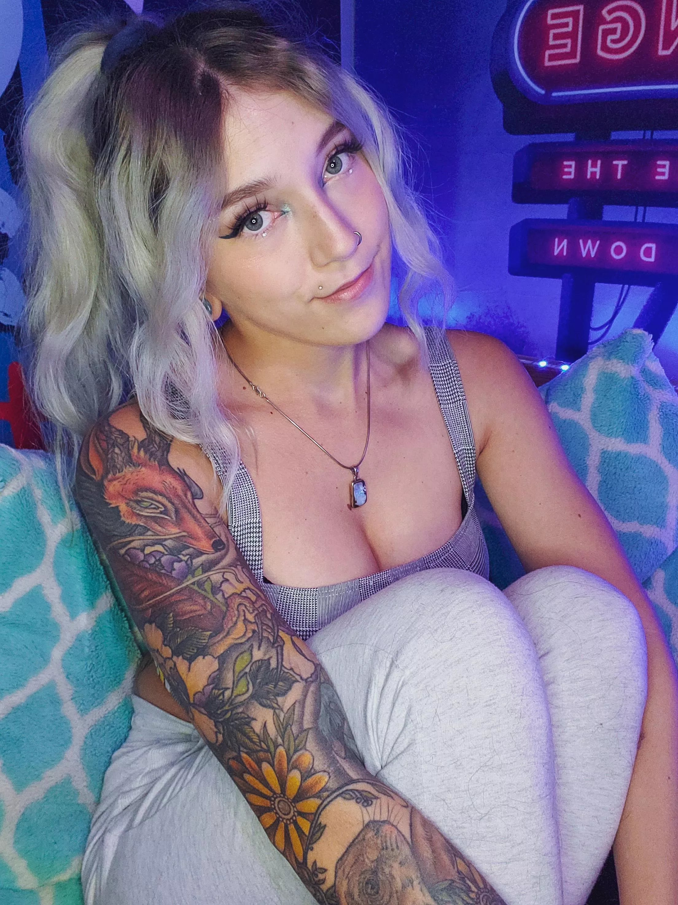 i'm a bit shy, but i just wanted to say goodnight :)