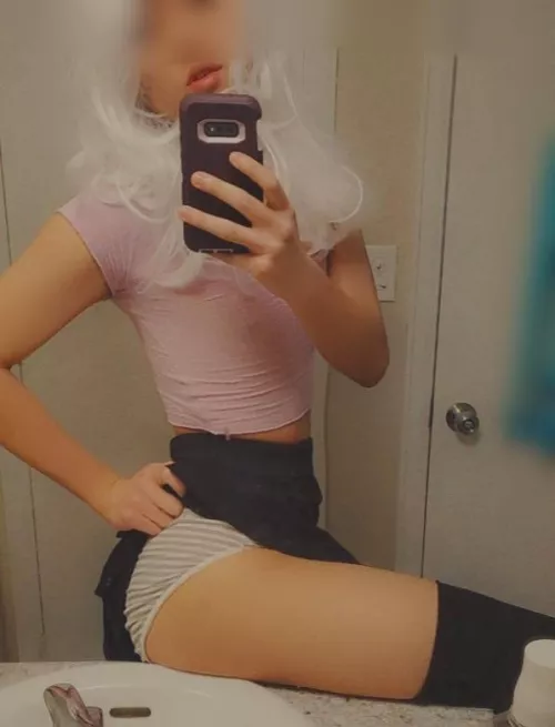 I'm a boy but you can treat me like a girl 😘