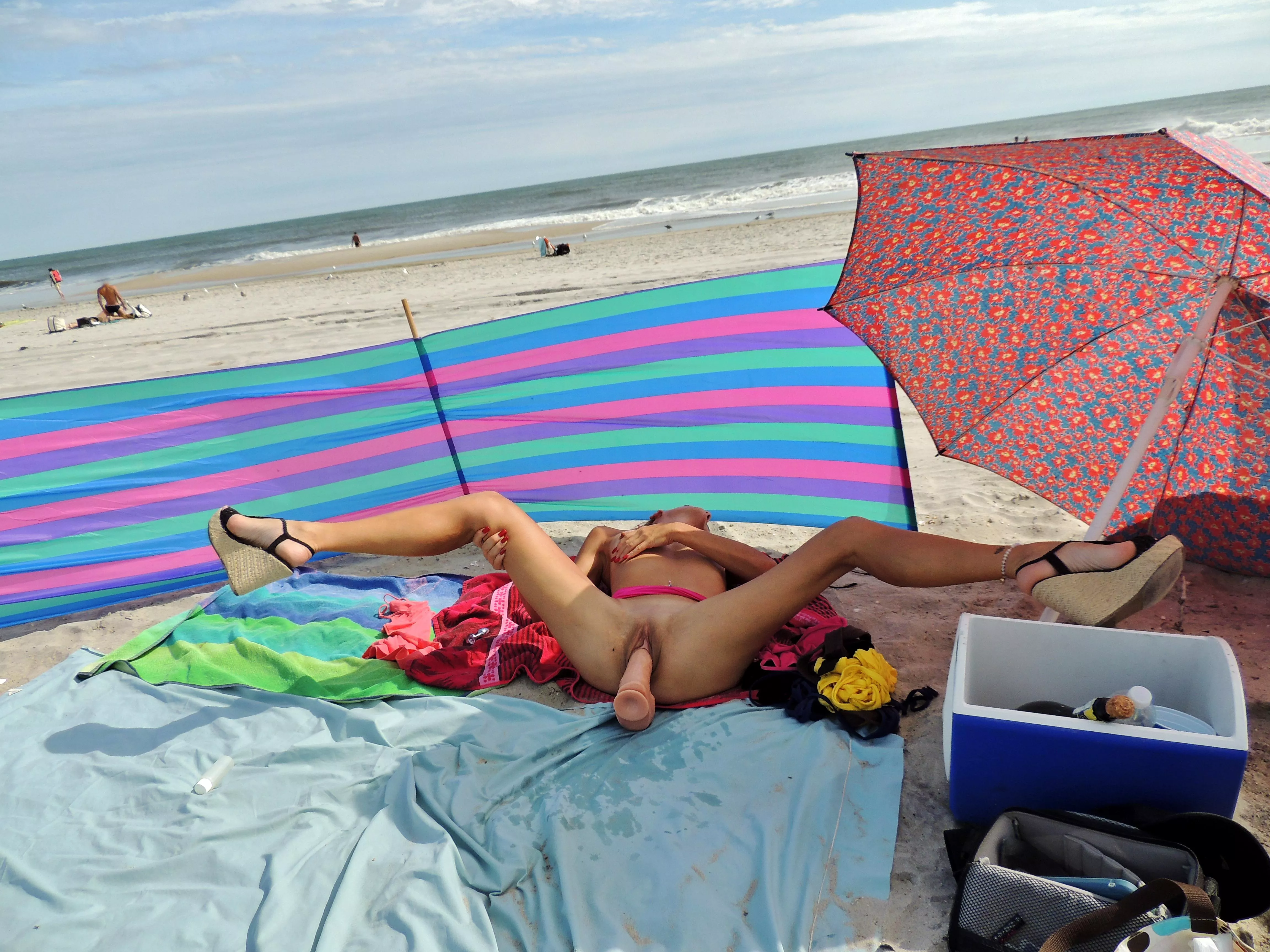 I'm a complete SLUT at the public beachβ±ππ¦ I'm a complete SLUT at the public beachβ±ππ¦