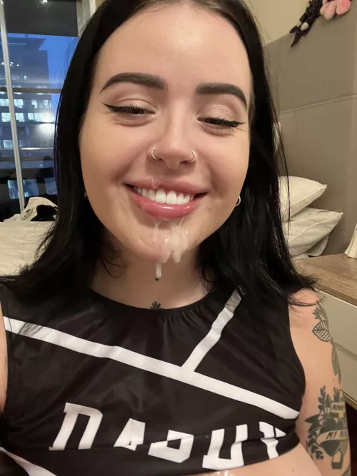 I’m a happy little cumslut
