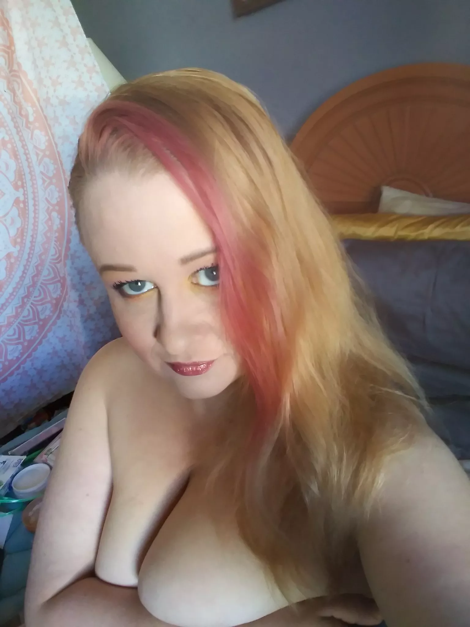 “I’m a lip bitter”❤💋