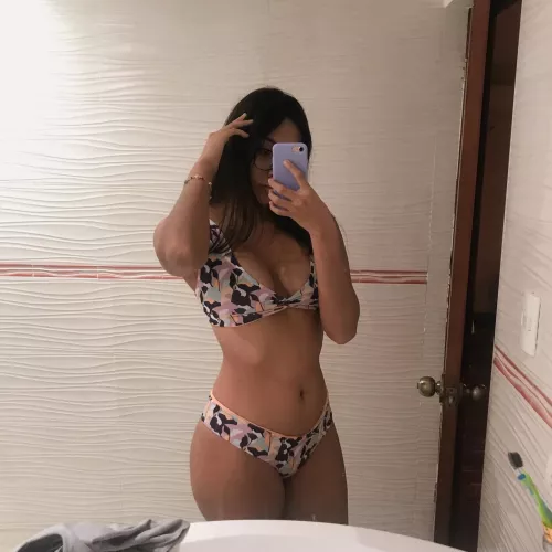 Im a naughty medical student ๐FREE SEXTING! ๐ Chat 1:1 ๐ FREE VIDEO every monday ๐ B/G ๐ Solo/Toys ๐ Anal and pussy play ๐FETISH ๐ Links below๐