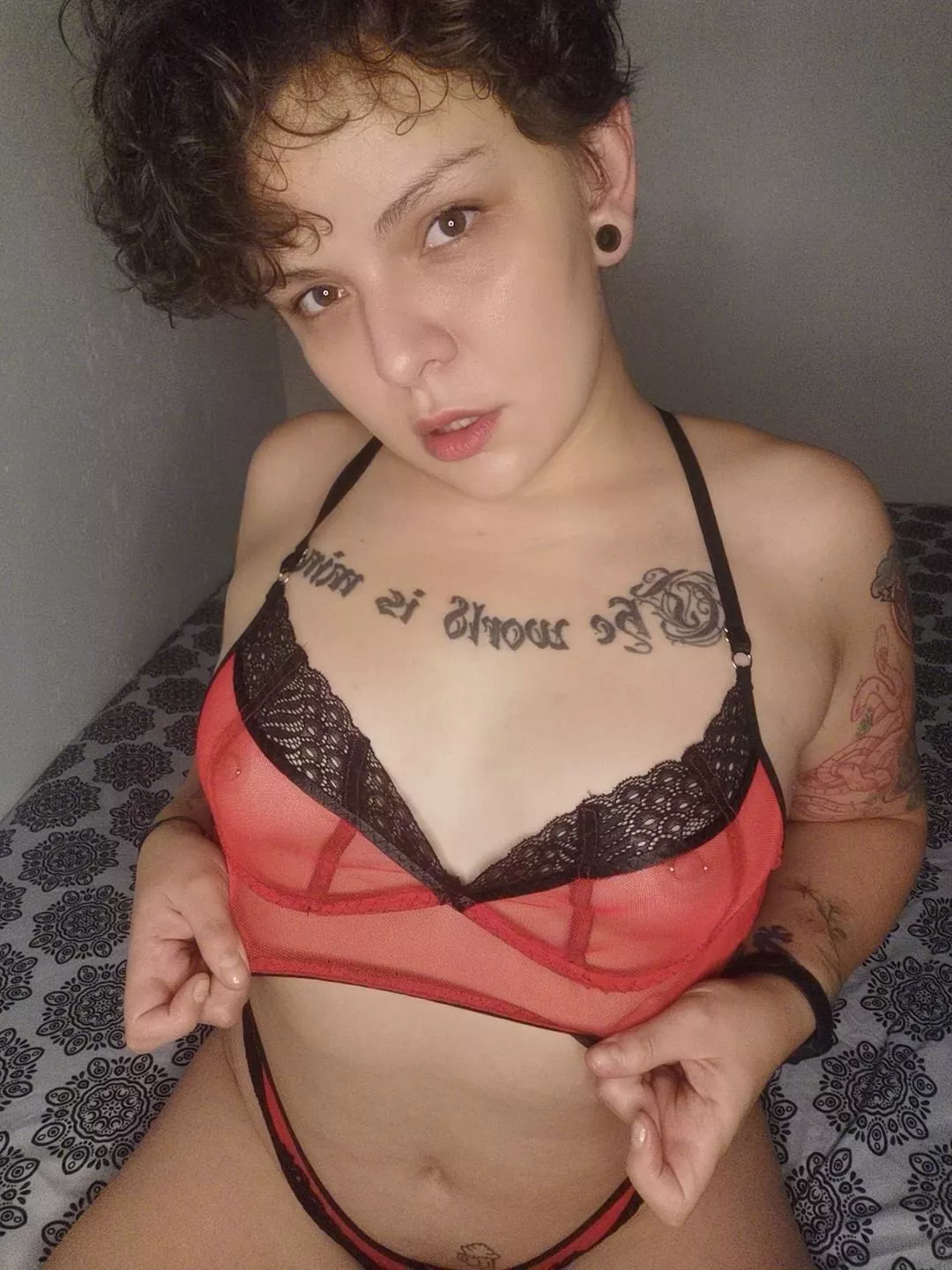 I'm a sexy lady SELLING a lot of stuff for you ❤️‍🔥 ask for my menu baby, info in comments! [gfe][kik][snap]