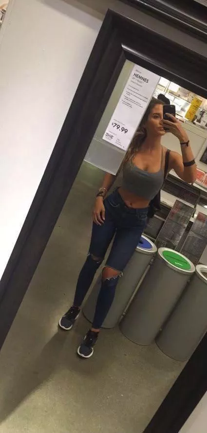 I’m a slutty married mom/wife and I’m looking for Alpha/Bulls to talk and exchange photos with😈 DM ME