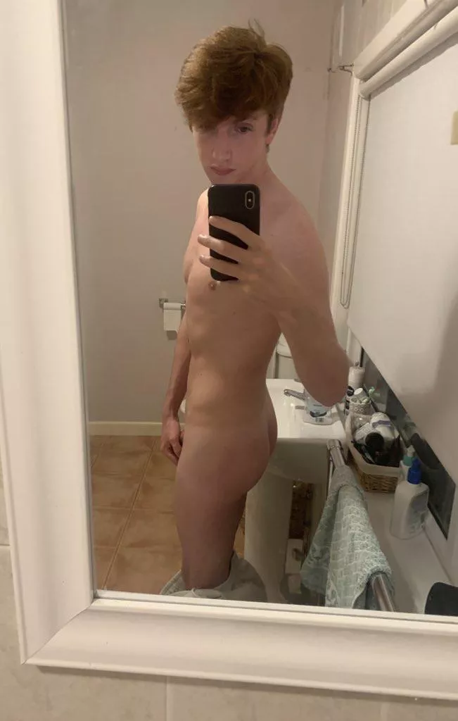 I’m a tired boy 😴 wanna slide something in to wake me up? 😈