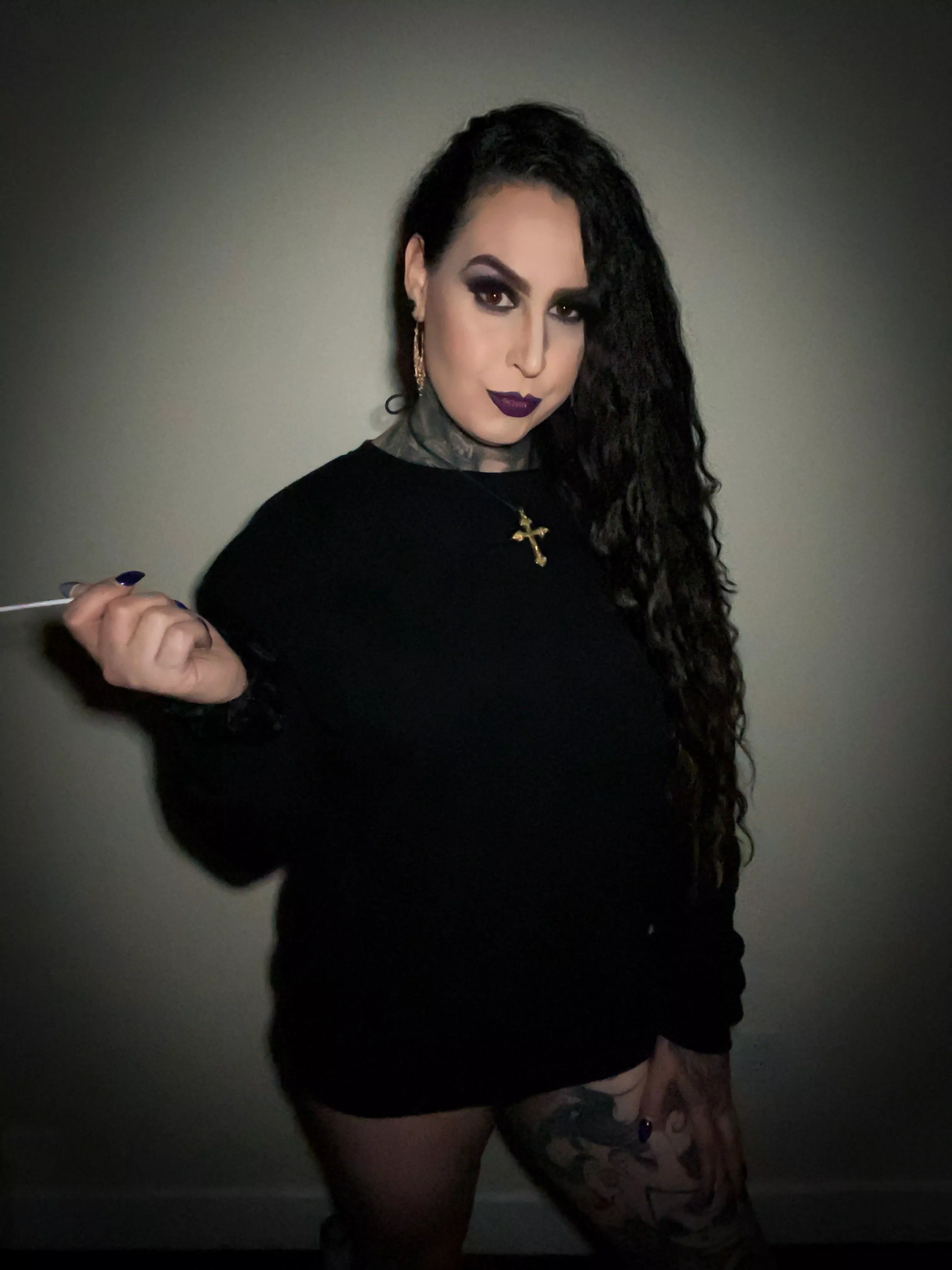 I’m actually 6’4 sometimes the camera makes me look small. There’s only 1 small thing about me but that’s tucked away 💋🍭