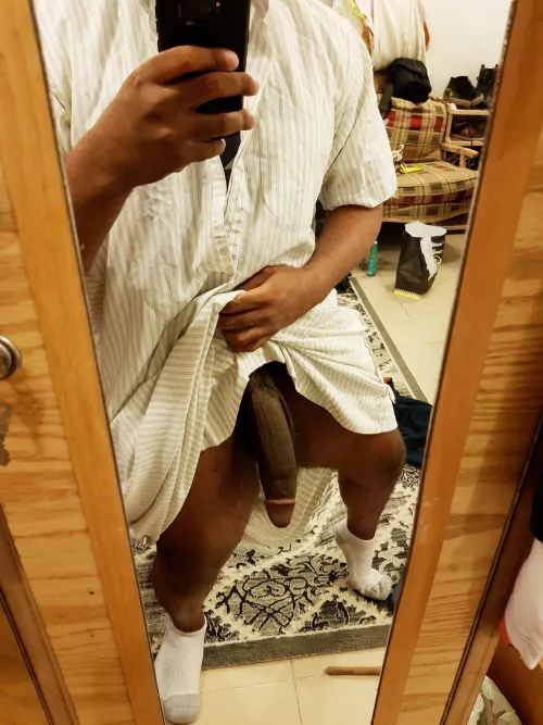 I'm an Arab black male, Am I huge under that Arab dress? 😈