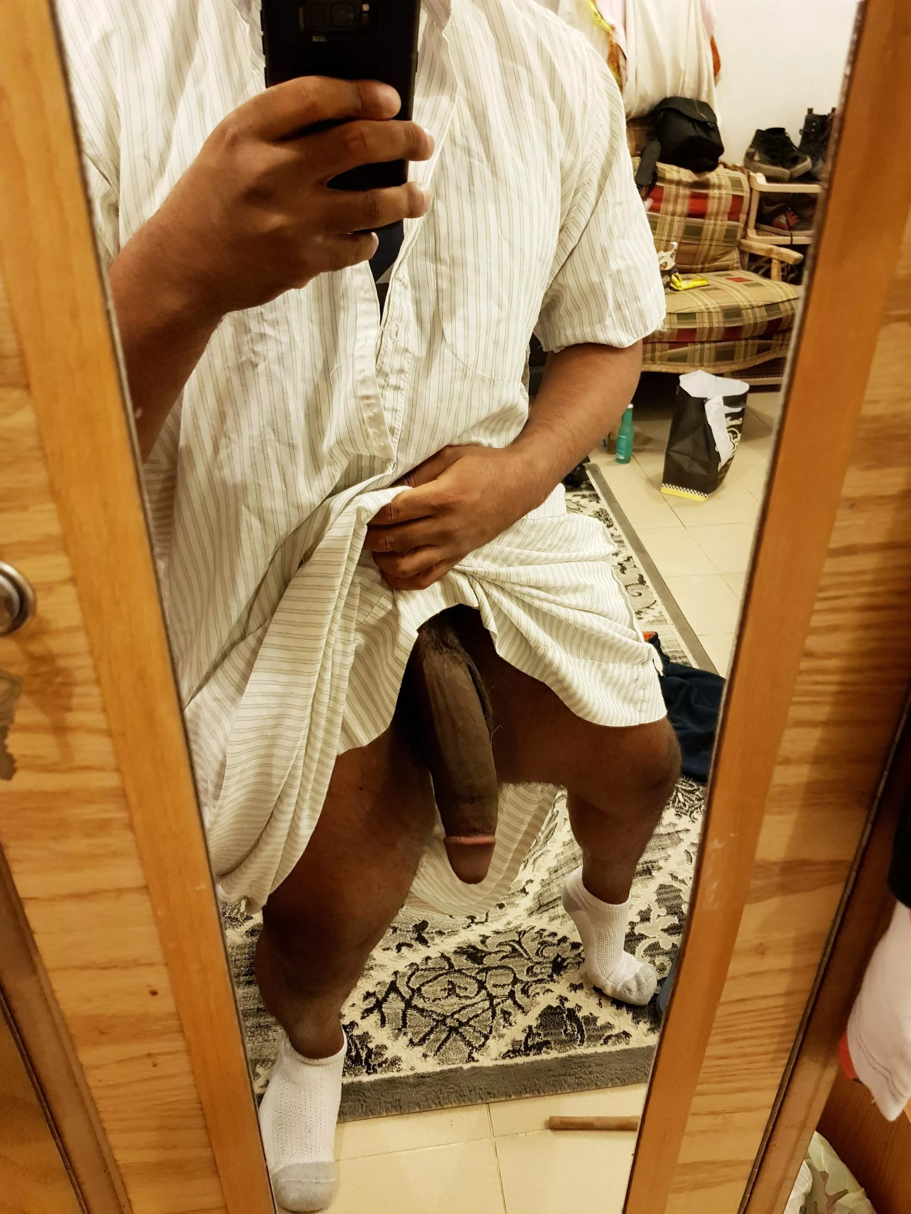 I'm an Arab black male, Am I huge under that Arab dress? 😈
