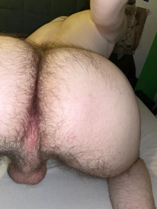 Im back to doing what I’m good at. Showing other man my ass