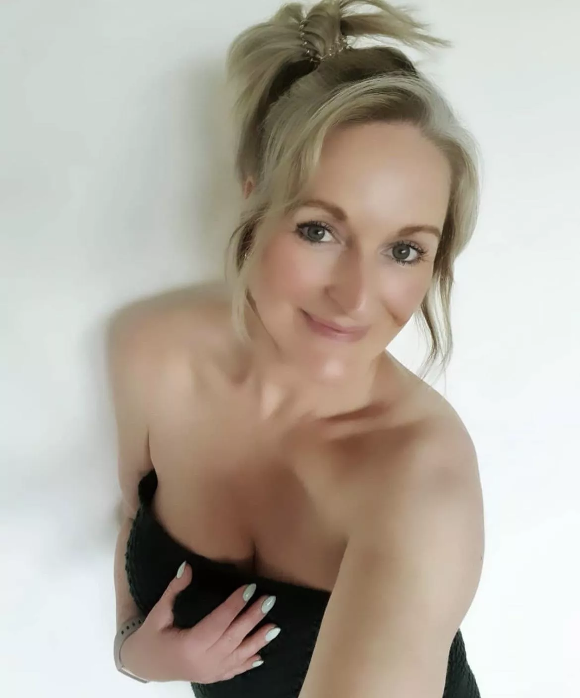 I’m begging you guys, please stay away from my mom 😔