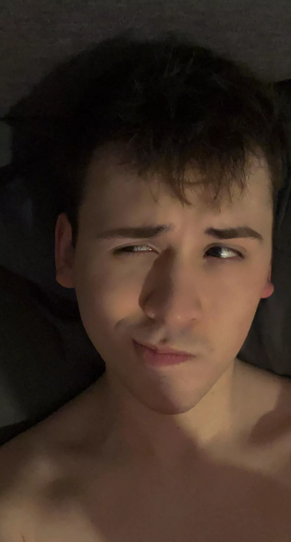 I’m bored in bed anyone wanna talk?