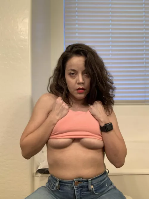 I’m curious.. what are my eyes telling you in this photo?