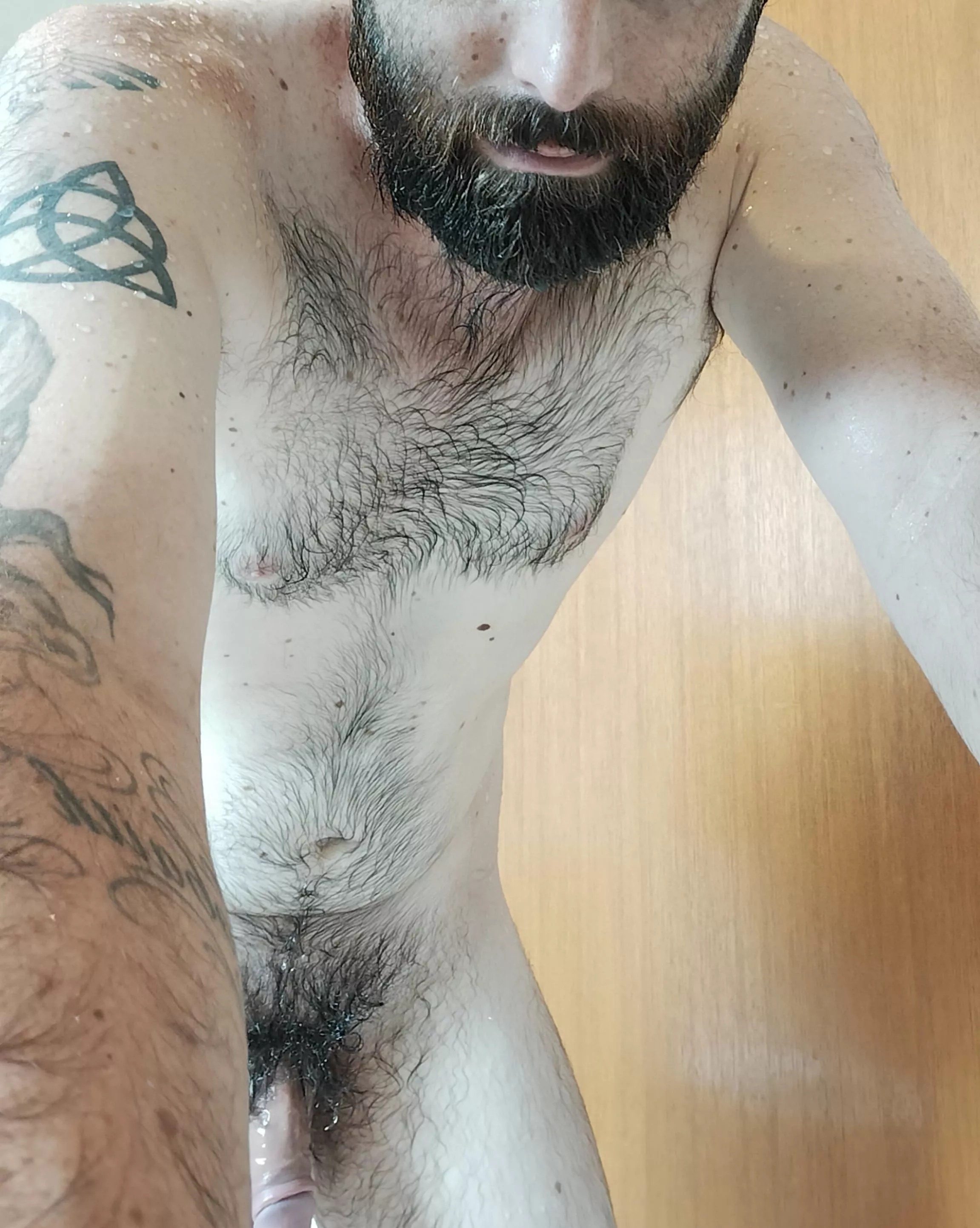 I'm dripping wet, want to dry me of?😈