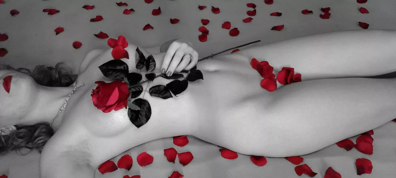 I'm fallin' victim to roses