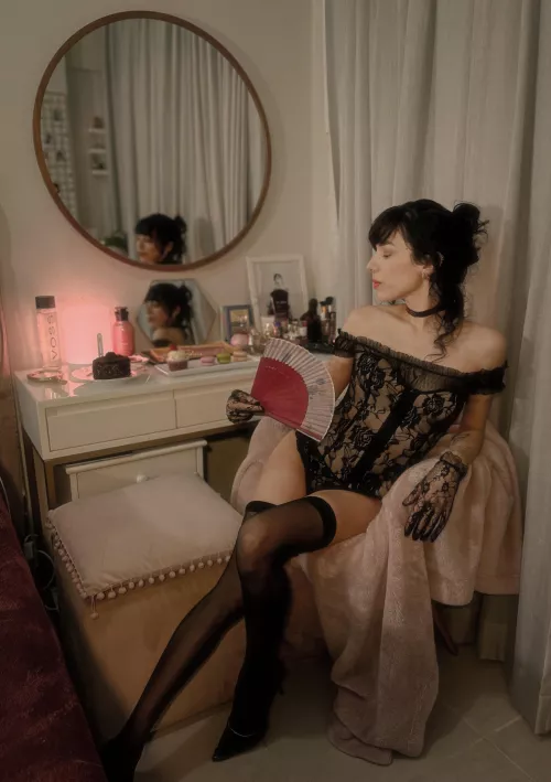 I’m [f]eeling naughty victorian vibes tonight