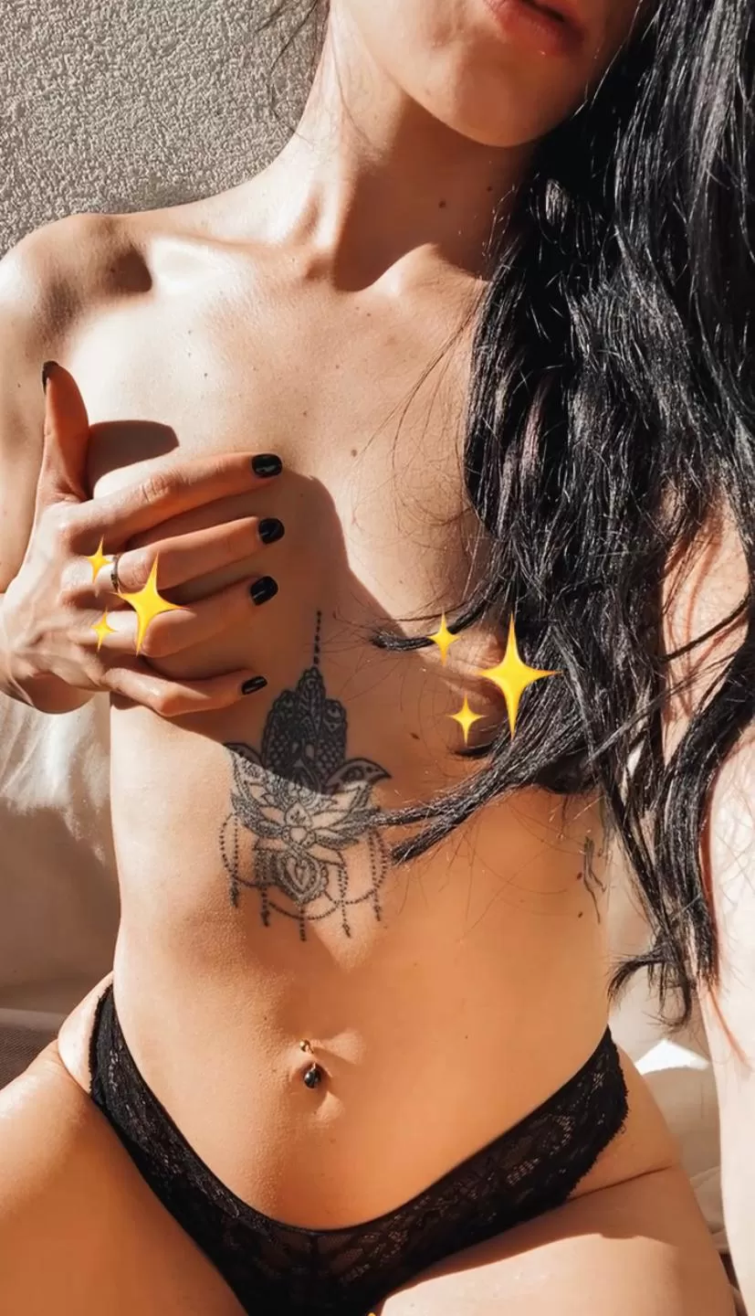 Im Felicia - and I’m your new addiction 👅 link below