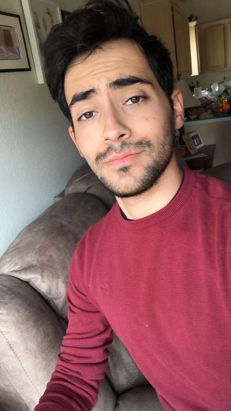 I’m freezing and I need someone to warm me up 😌