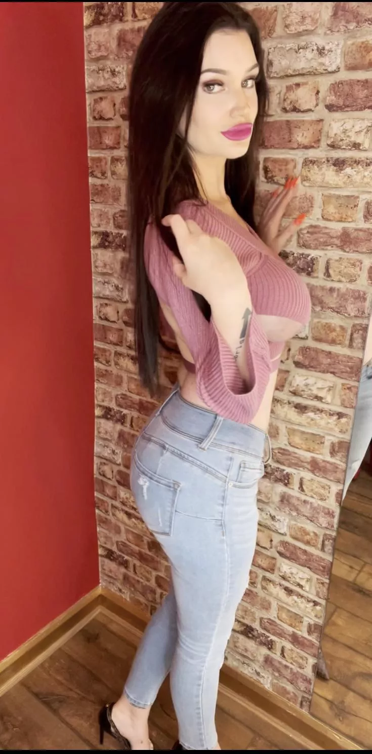 I’m going shopping.. what do you think the boys will think 🤔 I’m going shopping.. what do you think the boys will think 🤔