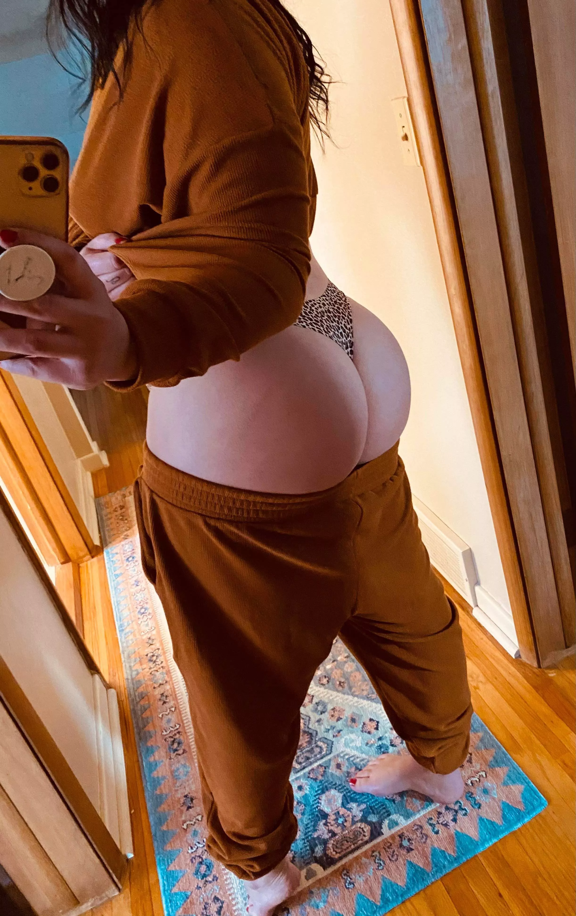 I'm gonna let my booty do all the talking.